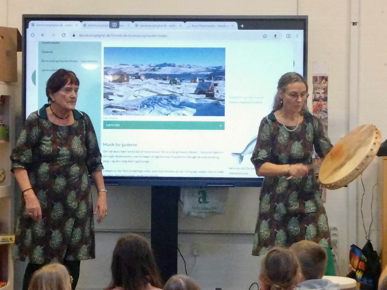 Jydepotterne med grønlandske myter og sagn og trommedans